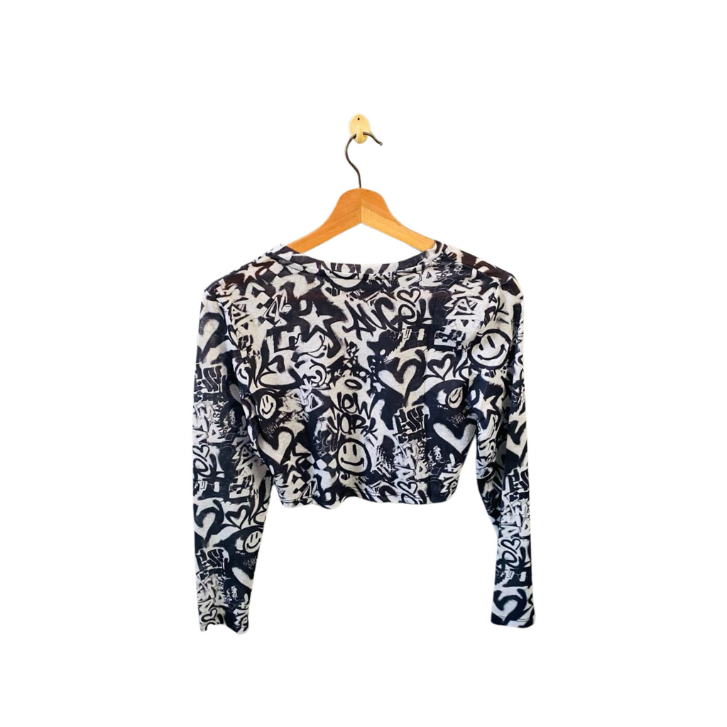 PRIMARK | Long Sleeve Crop Top with Graffiti Printed Crew Neck | TO-BW-060 |
