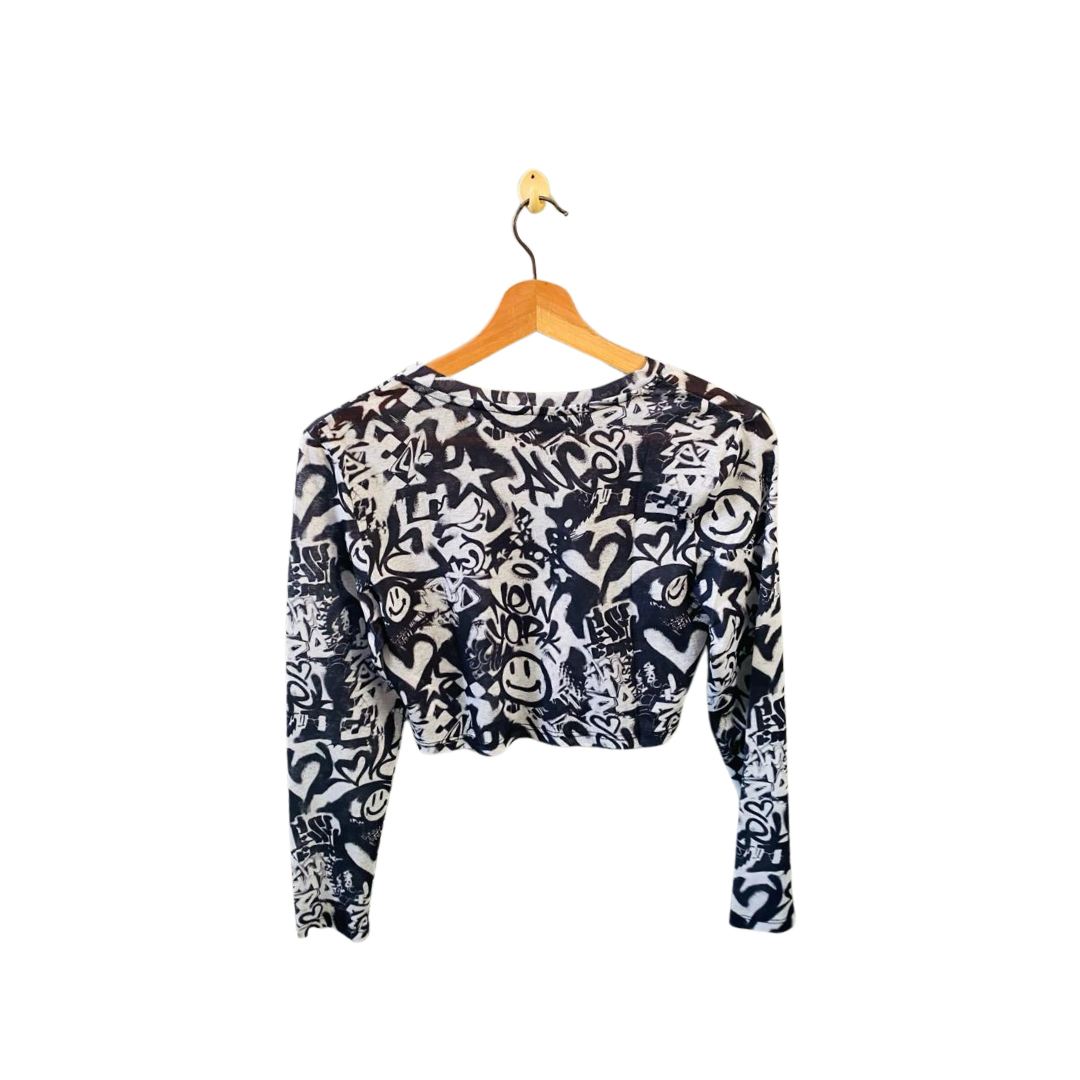 PRIMARK | Long Sleeve Crop Top with Graffiti Printed Crew Neck | TO-BW-060 |