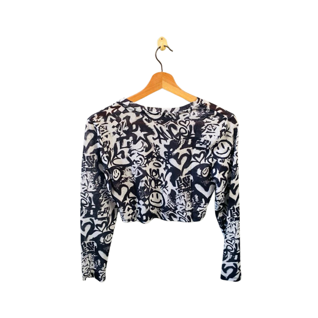 PRIMARK | Long Sleeve Crop Top with Graffiti Printed Crew Neck | TO-BW-060 |